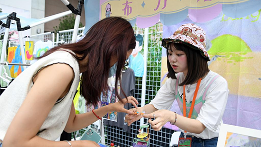 重庆出台12条措施 鼓励高校女性科技人才创新