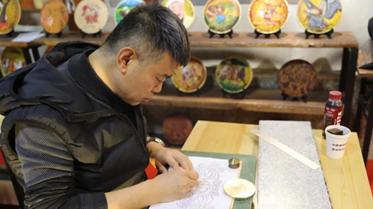 内蒙古举办皮画制作和烧麦烹饪技能比赛