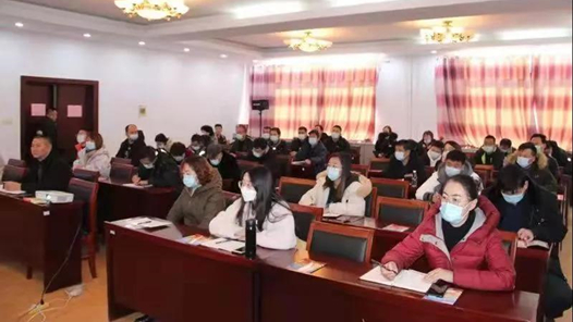 党的十九届六中全会精神内蒙古自治区职工宣讲团走进赤峰市