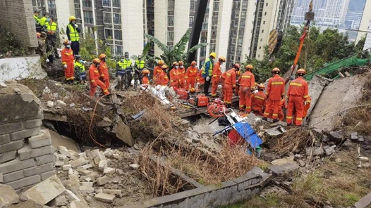 重庆武隆一食堂发生垮塌 20余人被困