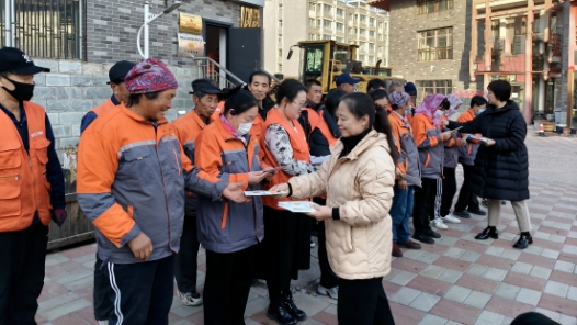 内蒙古巴林右旗总工会为一线职工送上“法治护航礼包”