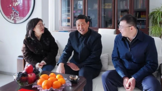 内蒙古呼和浩特市总工会走访慰问全国劳动模范