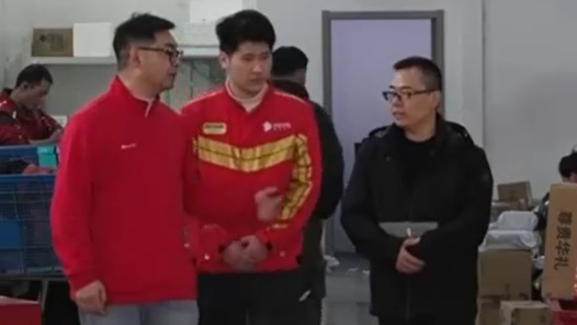 内蒙古呼和浩特市总工会再访烧伤少年家庭 持续关爱新就业形态劳动者