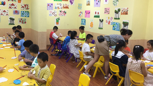 呼和浩特市：“工会牌”爱心托管班护航职工子女成长