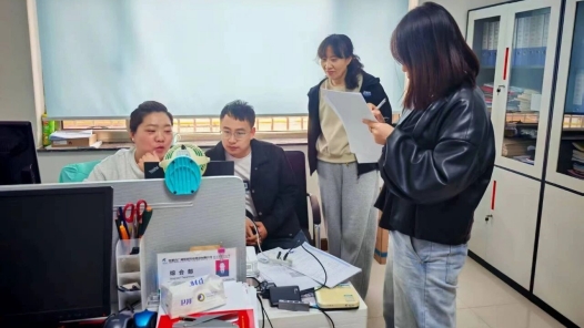 内蒙古包头市白云鄂博矿区总工会进企业开展集体协商专项活动