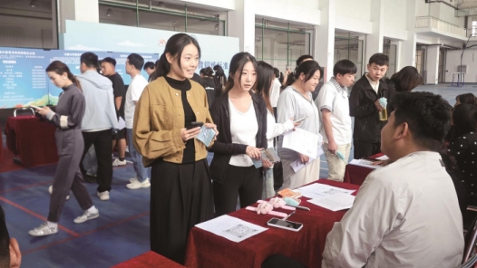内蒙古包头市：栽好产业梧桐树 跨城揽才引凤来