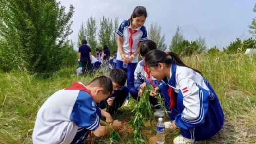 内蒙古敖汉旗总工会、旗教育局联合举办新就业形态劳动者子女研学活动