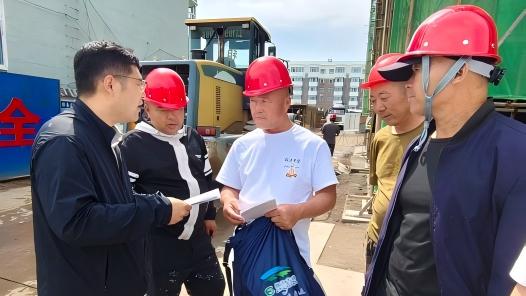 内蒙古额尔古纳市总工会开展“尊法守法 携手筑梦”服务农民工公益法律服务行动