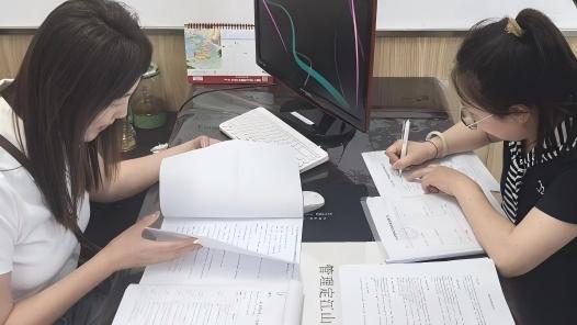 内蒙古牙克石市总工会开展企业劳动用工“法律体检”和普法宣传活动