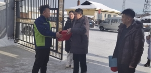 内蒙古根河市总工会开展“送万福、进万家”慰问活动