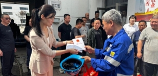 内蒙古赤峰市总工会开展“劳动筑梦 法治相随”普法进企业宣传活动