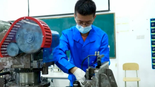内蒙古呼和浩特市总工会将思政课嵌入赛事，实现以赛砺技、以赛育人